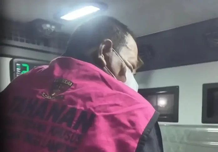 Penetapan tersangka diumumkan langsung oleh Kepala Kejaksaan Tinggi Lampung, Danang Suryo Wibowo, dalam konferensi pers di kantor Kejati Lampung, Selasa (28/4/2026).