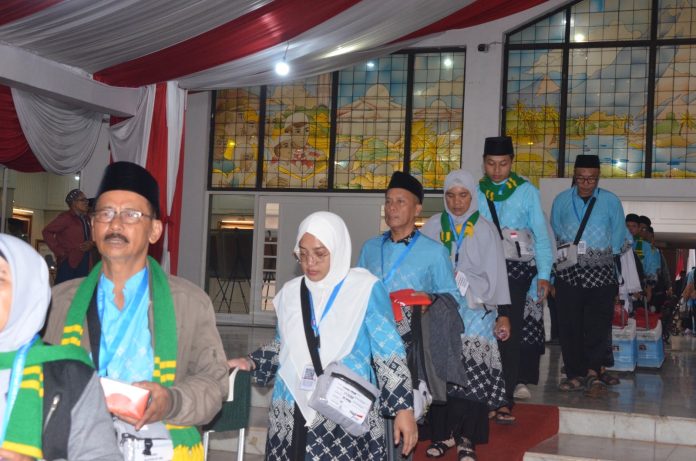 Sebanyak 445 jamaah haji Kloter 07 JKS asal Kabupaten Bogor resmi diberangkatkan menuju Tanah Suci pada Rabu, 29 April 2026.